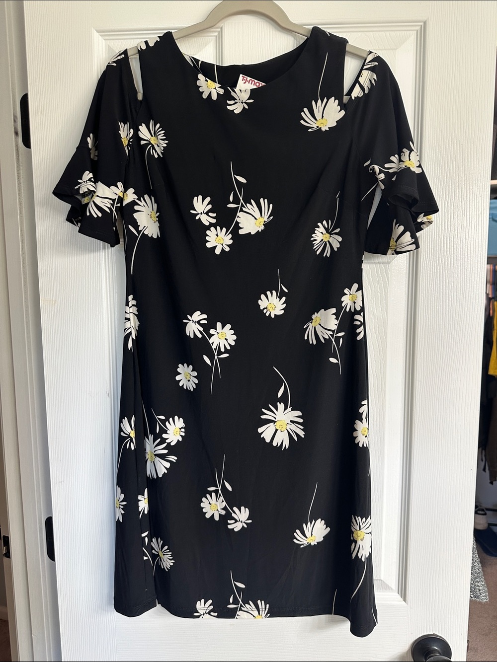 Black Daisy Print Cold-Shoulder Dress